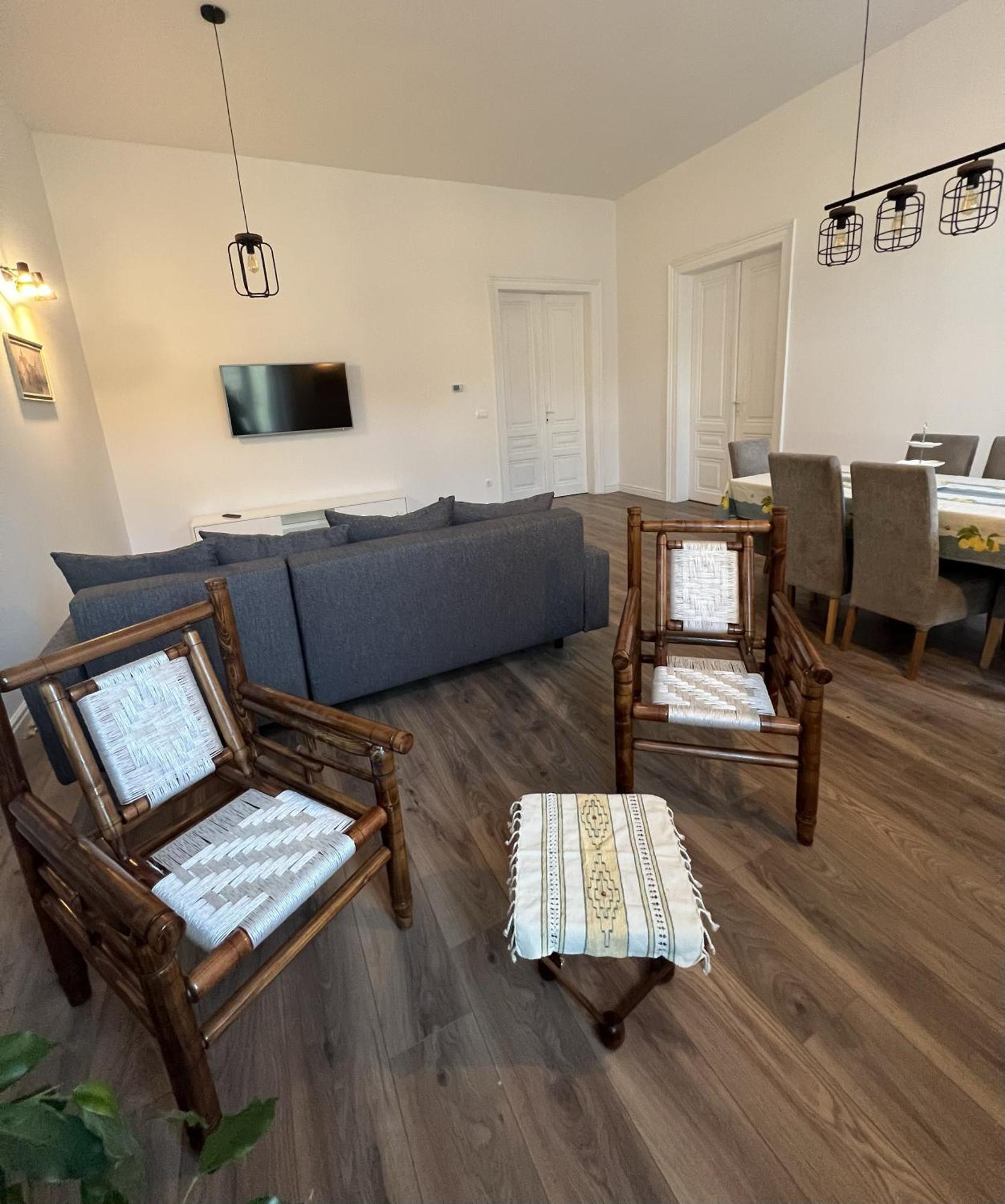 Dvor Apartment