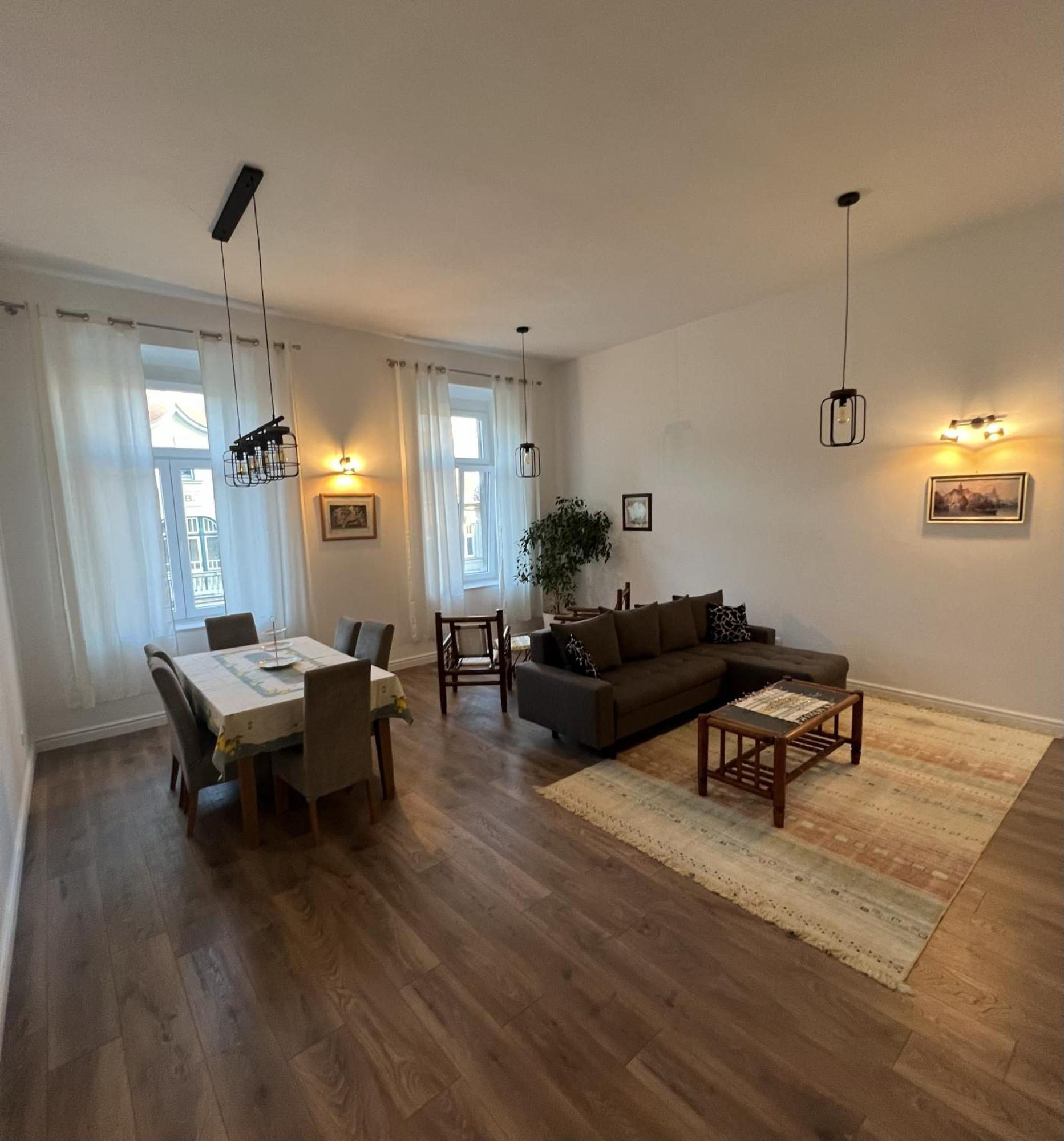 Dvor Apartment